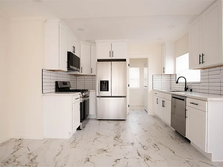 6352 Holabird St — Photo 4