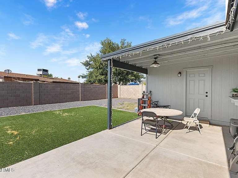 4716 W Christy Dr — Photo 38