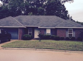 730 Hawthorn Green Dr, Ridgeland, MS 39157