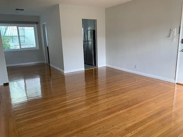 512 Merritt Ave #4 — Photo 5