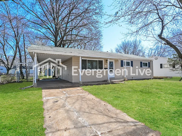 1220 S Waterford Dr — Photo 2