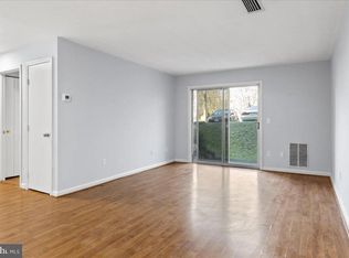 14903 Rydell Rd APT 104, Centreville, VA 20121