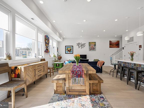 3rd image of 1444 Ogden St NW #302