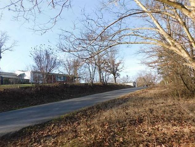 2nd image of 1 Elliott Ln