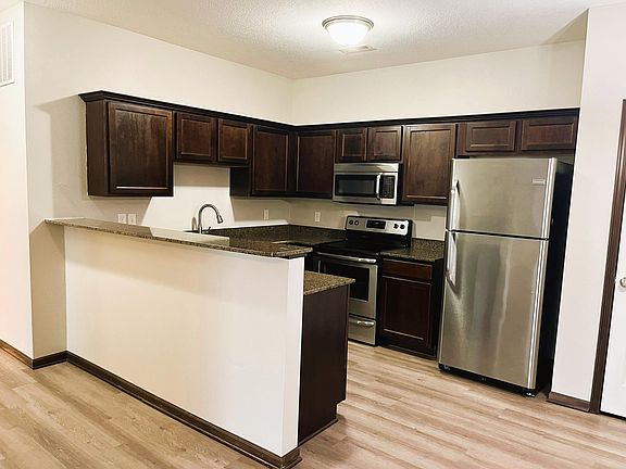 2nd image of 1211 NE Windsor Dr Unit 106