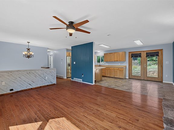 5th image of 1 Rock Ridge Dr