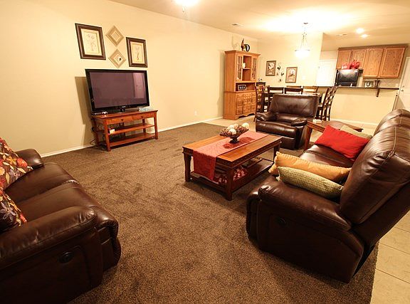 4th image of 3609 Gillespie Ln
