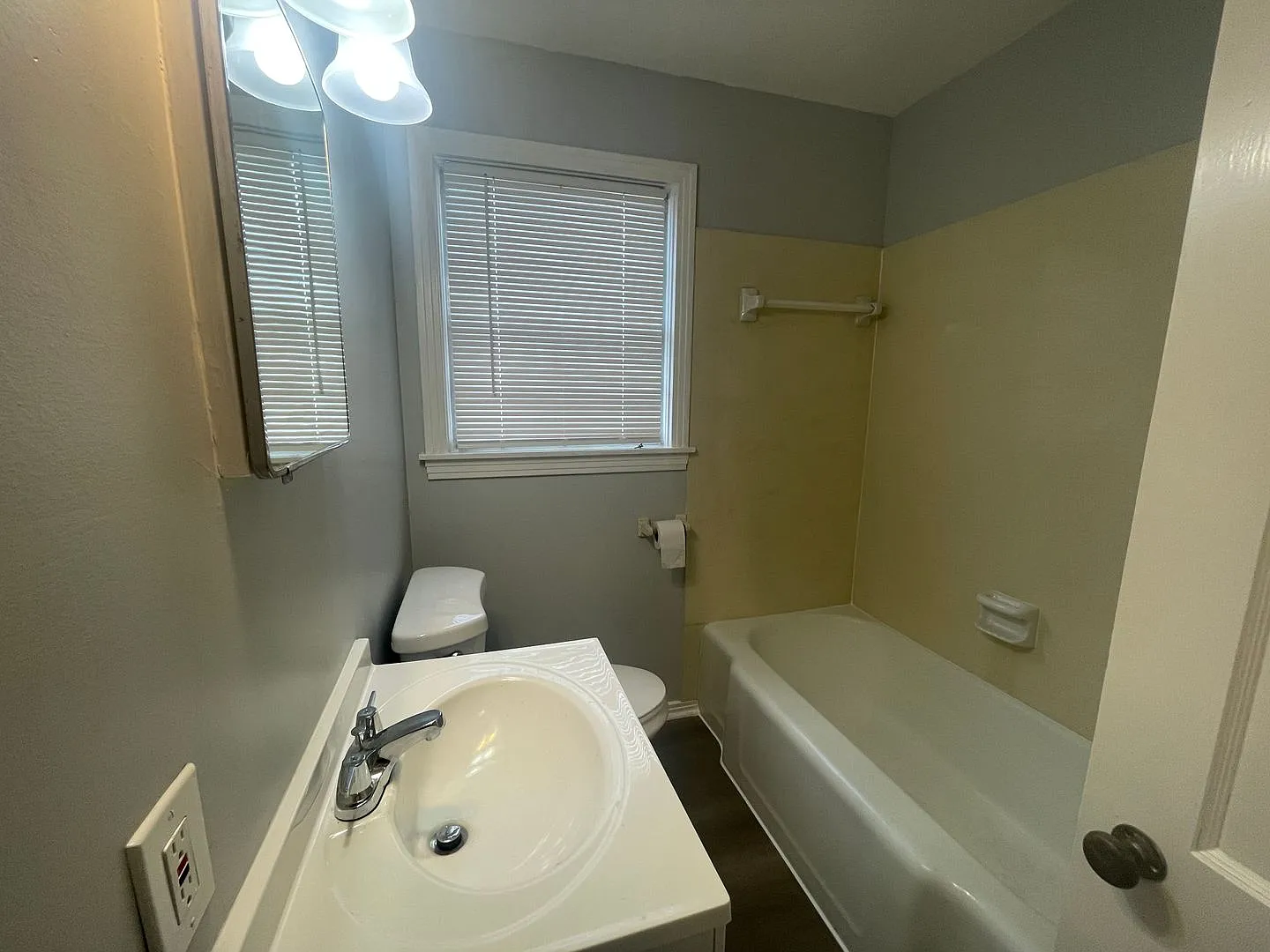 Make the call before it's gone! Clean and move in ready! — Photo 1