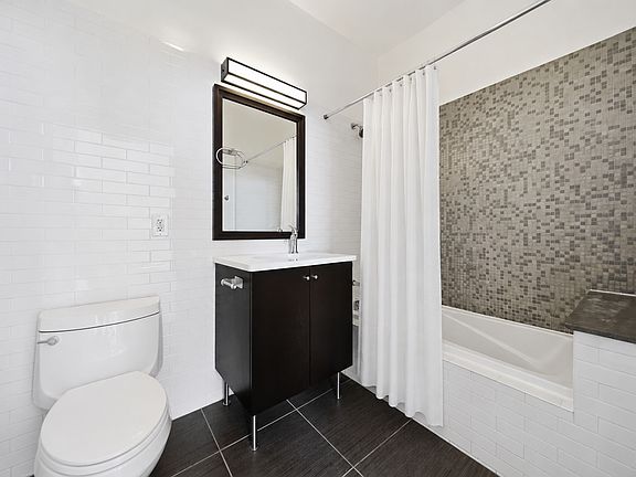 5th image of 232 Pavonia Ave APT 1011