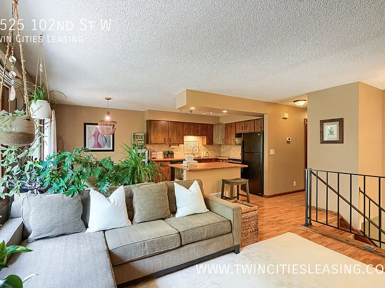 7525 W 102nd St — Photo 1
