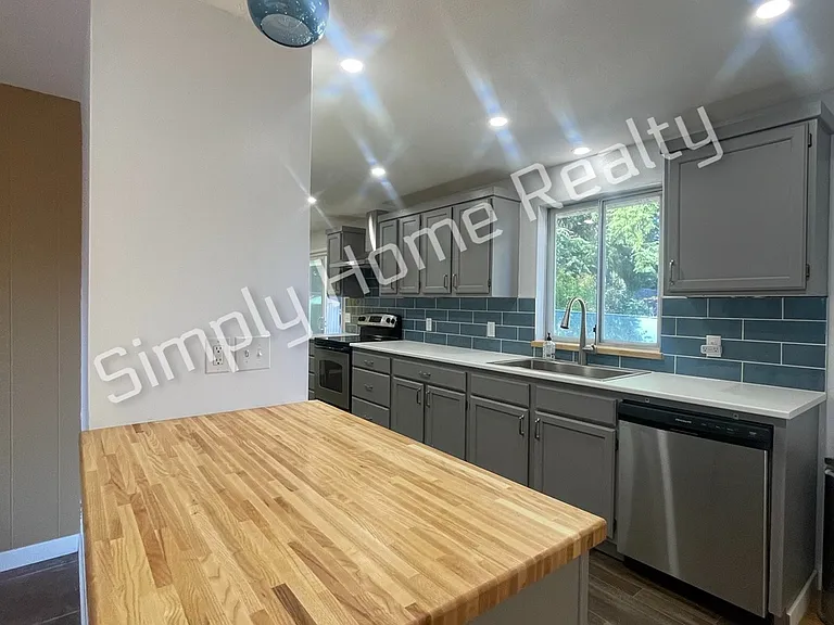 7808 Pamela Ct SE — Photo 7