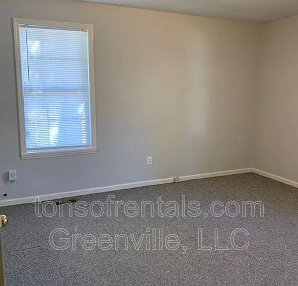 208 Church St — Photo 11