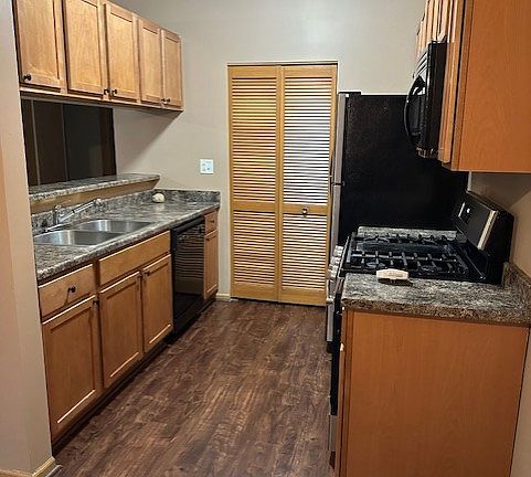 4th image of 1930 Parkside Dr #1