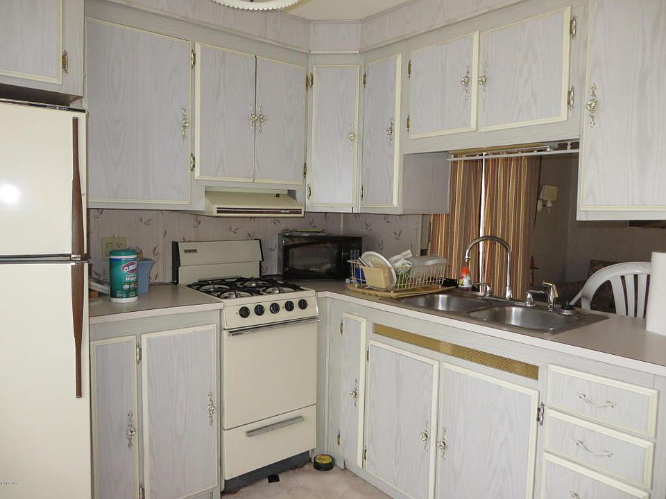 2nd image of 3419 Aztec Dr