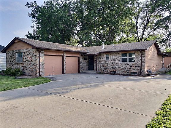 2nd image of 213 S Lauber Ln