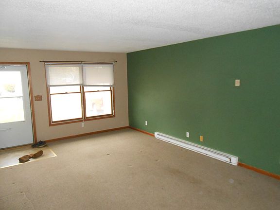 4th image of 3 Greenwood Ct