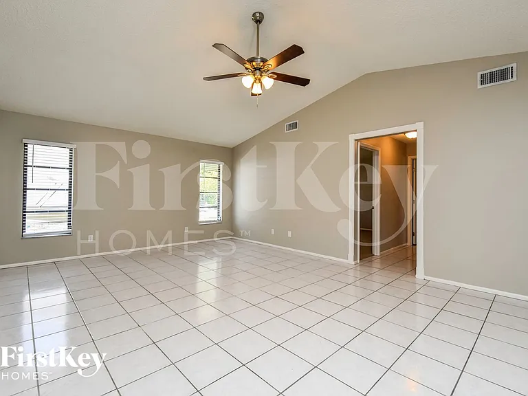 1000 Vega Ave NW — Photo 7