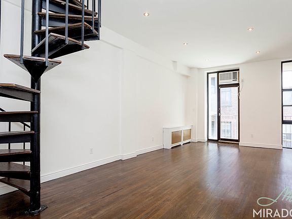 4th image of 10 E 13th St Ph H