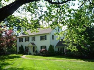 2 Stonehenge Ln, Malvern, PA 19355