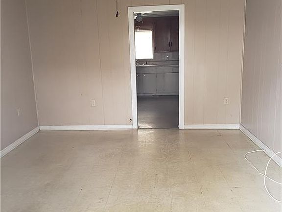 3rd image of 110 Martin Luter King Jr Ave APT C