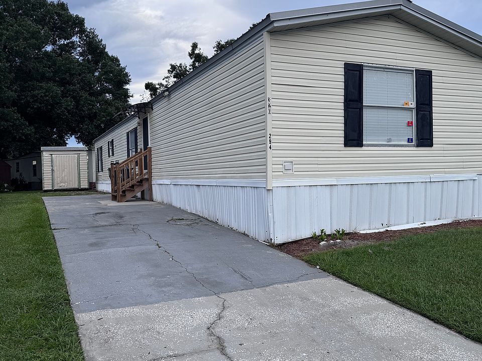 1st image of 320 River Bay Dr