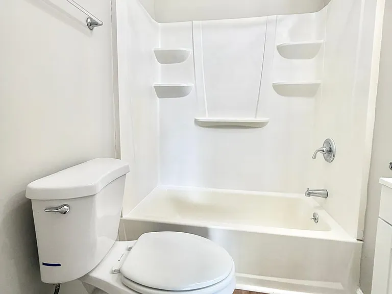 129 Cosey Beach Ave #B02 — Photo 5