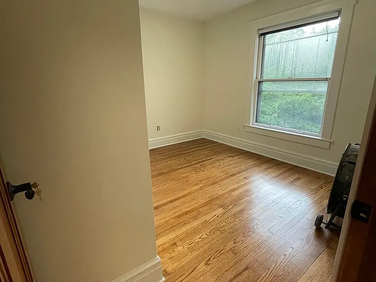412 E William St — Photo 13
