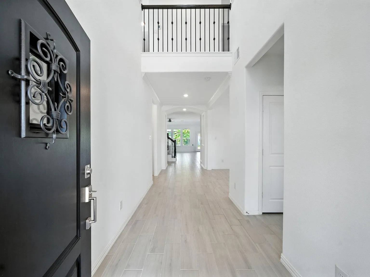 4 bed, 3.5 bath, 3278 sqft, $3,600 — Photo 3