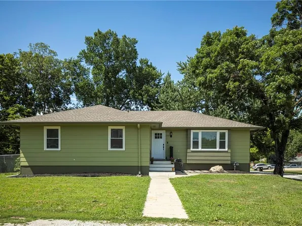 1219 Delaware St, Pleasant Hill, MO 64080
