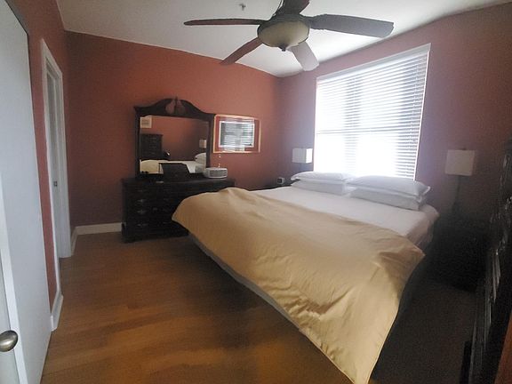 3rd image of 325 5th Ave S