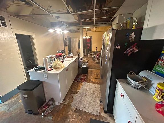 2nd image of 4425 Mount Clare Rd