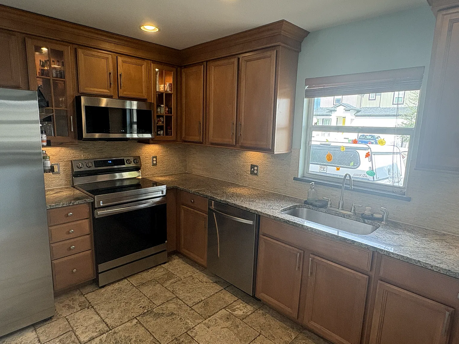 3 bed, 1230 sqft, $3,250 — Photo 3