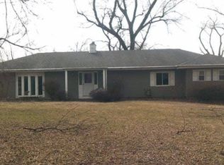 1090 Woodcrest Ln, Hazelwood, MO 63042