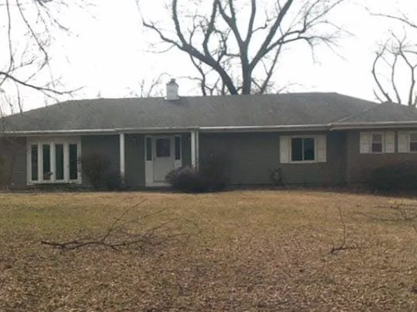 1090 Woodcrest Ln, Hazelwood, MO 63042