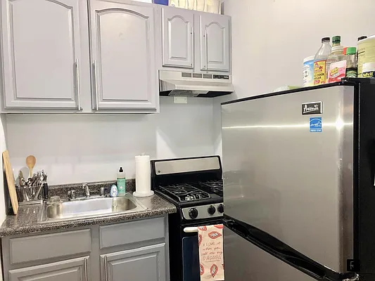 Rented by R New York | media 6