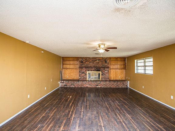 2nd image of 831 N Fm 1055