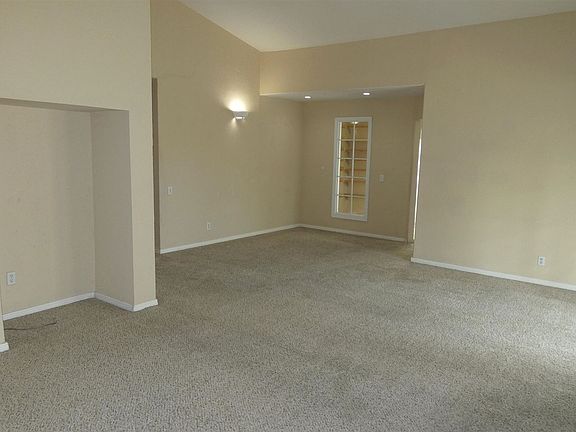 5th image of 888 S Mountain View Dr