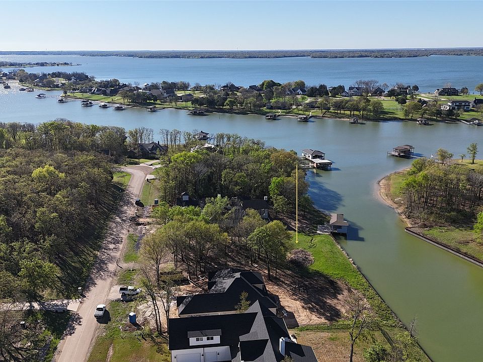 1st image of 394 Clubhouse Dr
