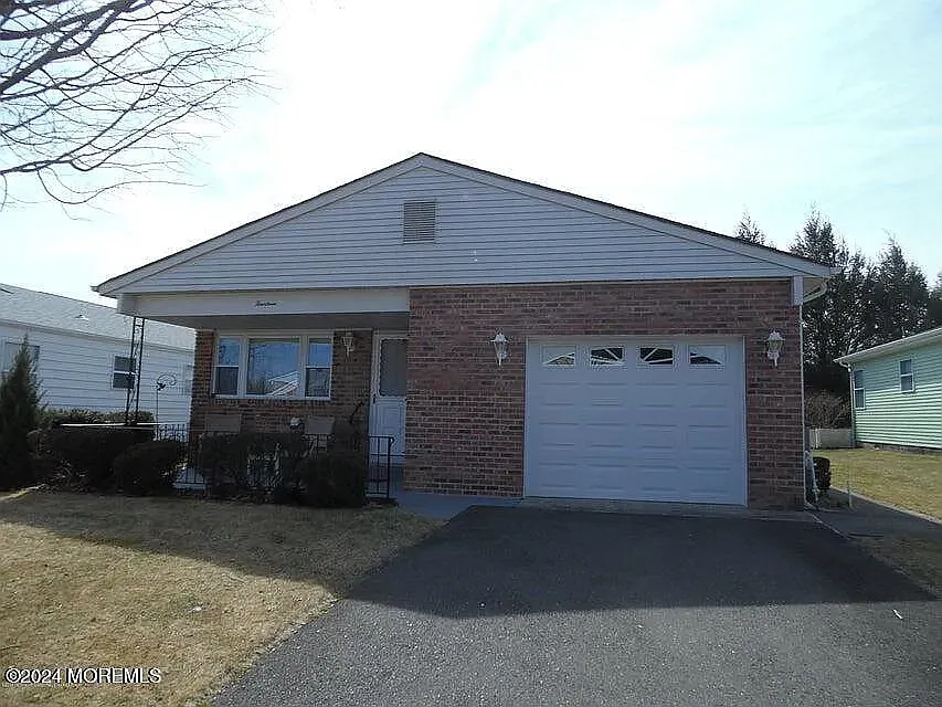 2 bed, 1232 sqft, $2,300 — Photo 1