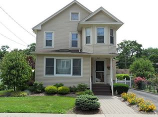 28 Franklin Pl, Morris Plains, NJ 07950