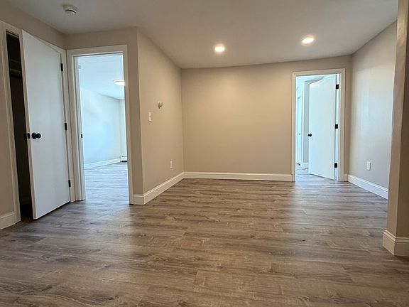 4th image of 134-140-148 Willard St #134-19