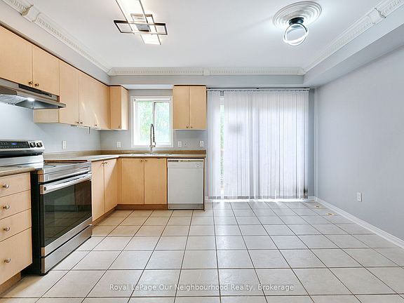 5th image of 50 Strathaven Dr #96