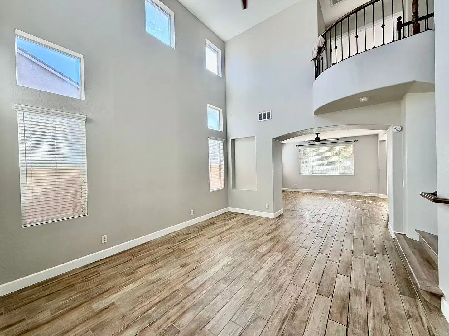 Beautiful 4-bedroom home located in a highly desirable gated community — Photo 3