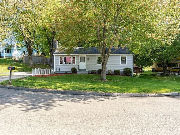 5th image of 20 Meadowbrook Dr