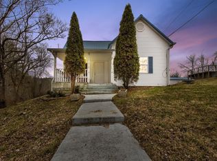 19 Democrat Hl, Olive Hill, KY 41164
