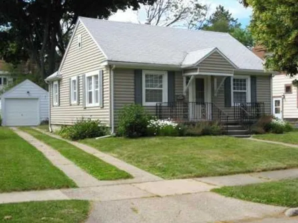 2418 Kensington Rd, Lansing, MI 48910