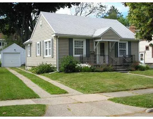 2418 Kensington Rd photo 1
