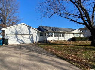 525 W Elk St, Geneseo, IL 61254