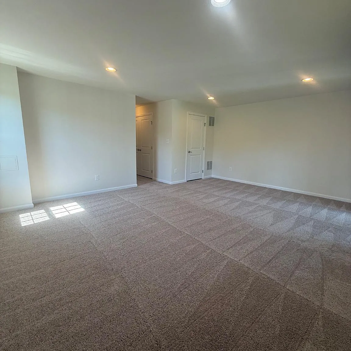 3 bed, 2.5 bath, 1440 sqft, $2,450 — Photo 4