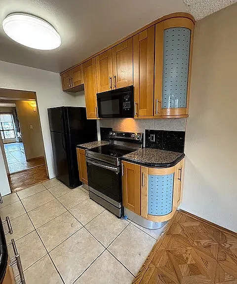 1735 N Fuller Ave #323 — Photo 10
